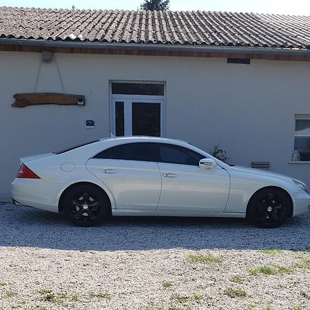 Chez Samb Vila Lussac-les-Châteaux Exterior foto
