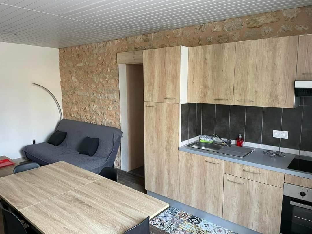 Chez Samb Vila Lussac-les-Châteaux Exterior foto