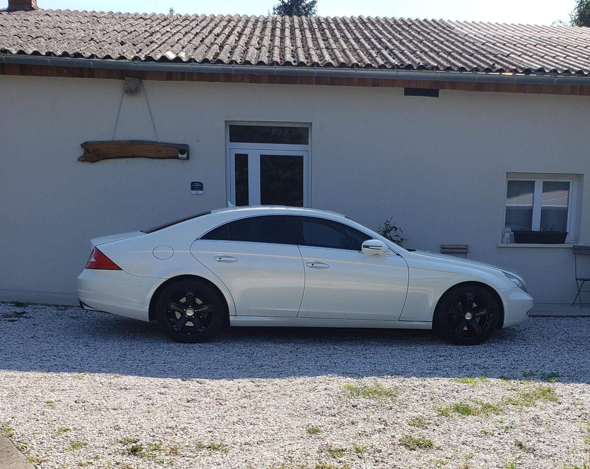 Chez Samb Vila Lussac-les-Châteaux Exterior foto